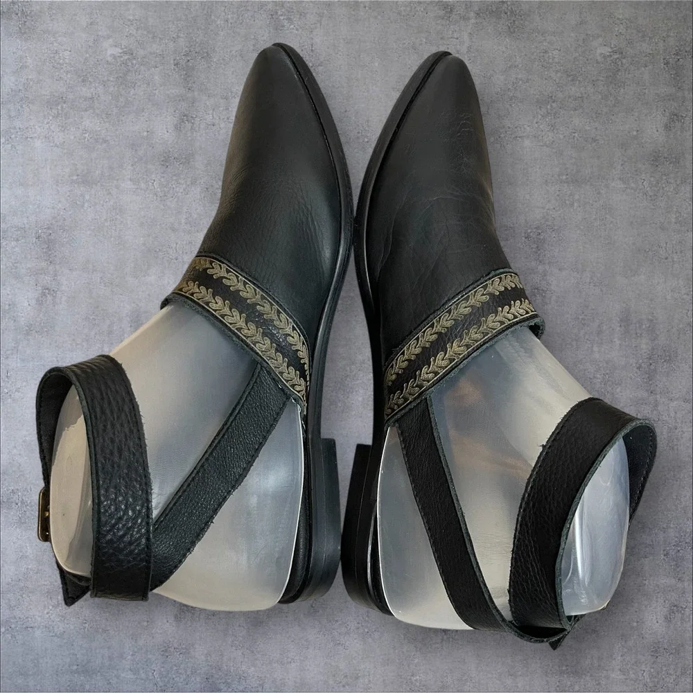 Pilcro Anthropologie Ankle Strap Black Leather Pointed Toe Flats Womens 37‎ US 7